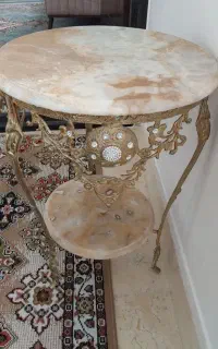 میز برنجی سالم