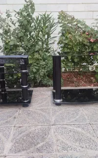 دو عدد میز تلویزیون شیشه ای سالم