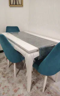میزناهار خوری ۴ نفره