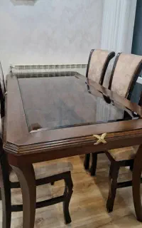 صندلی چوبی