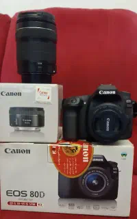 دوربین کنون ۸۰ d با لنز۱۸.۱۳۵و ۵۰ فیکس