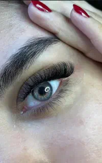 خدمات اکستنشن مژه و لیفت مژه و ابرو