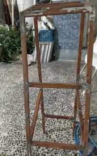 4 پایه فلزی