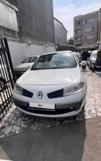 رنو مگان درجه  یک و کم کارو بدون نقطه