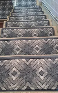 گلیم پله رو پله ای پادری ست نو دونه ای ۲۲۰ تومان