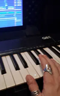 دیجی و موزیک لایو برای کافه ها و دورهمی