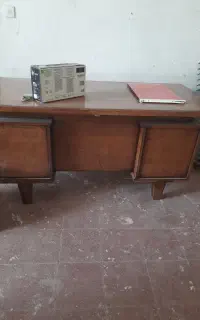 میز مدیریت و صندلی