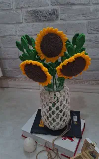 دسته گل.باکس گل.هدیه.کادو.بافتنی