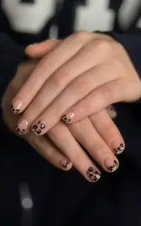 کاشت ناخن با ژل