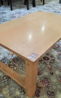 میز تحریر چوبی و کوچک