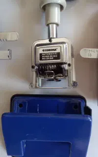 دستگاه منگنه و پانچ