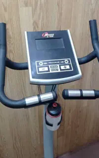 دوچرخه ثابت Fitness line