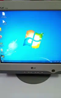 مانیتور 17 اینچ CRT