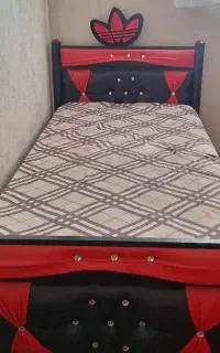 تخت فلزی