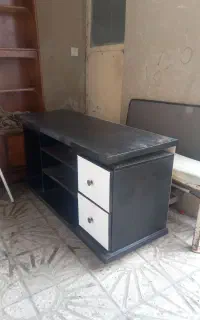 زیر تلویزیون
