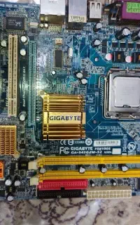 فروش قطعات کامپیوتر(مادربرد.رم.کارت گرافیک و هارد