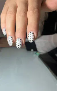 کاشت ناخن باتخفیف ویژه