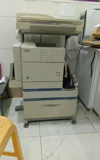 دعوت به همکاری منشی خانم