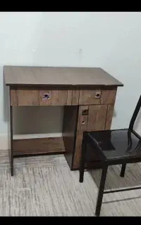 میز مطالعه با صندلی