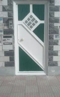 رنگ درو پنجره باپیستوله