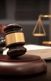 وکیل پایه یک دادگستری