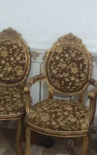 مبل هشت نفره سلطنتی همراه میزعسلی