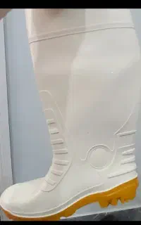 چکمه نو نو