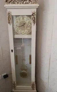 ساعت ایستاده بسیار تمیز بدون هیچ نقصی