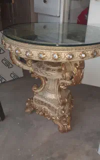 میز خاطره سالم وتمیز