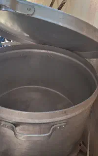 دیگ بزرگ .نو نو دوسه بار استفاده نشده