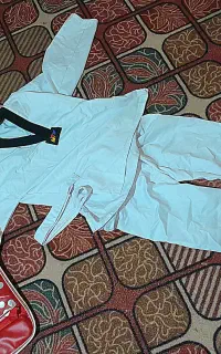 لباس تکواندو و هوگو استفاده نشده