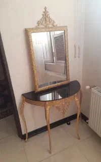 آیینه و کنسول فروشی