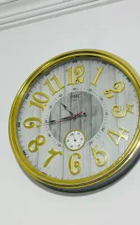 ساعت دیواری