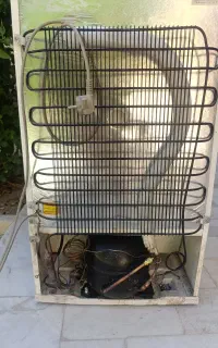 یک عدد یخچال دست دوم درحد نو هست