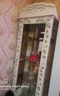یک عدد بوفه و یک عدد تخت