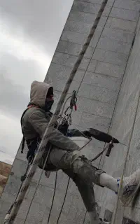 کار در ارتفاع خدمات ساختمانی عایق نانو پیچرولپلاک
