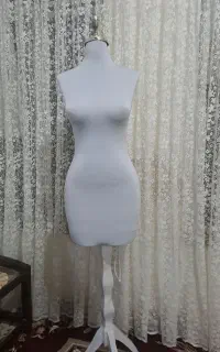 تعداد ۱۰ عدد مانکن تاجدار