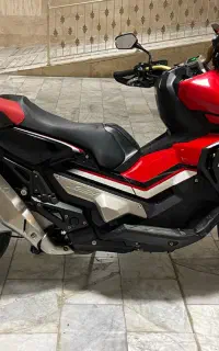Xadv 750
