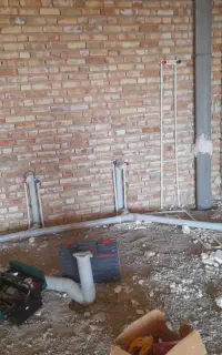 لوله کش آب وفاضلاب