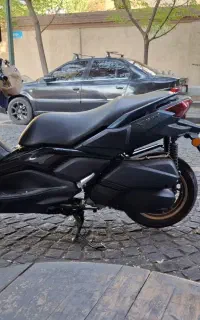 XMAX 1402