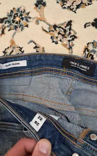شلوار جین. مارک JACK&JONES.به همراه 1عدد کمربند.