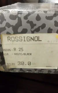 چوب اسکی و کفش و باتوم