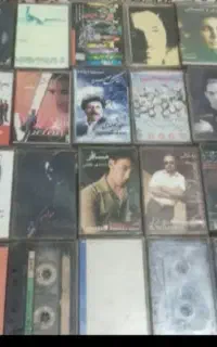 تعدادی کاست در حد نوکاملا سالم بدون شکستگی