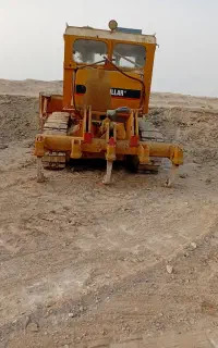 یک دستگاه بلدیزر دی ۶ ،۴۶جی،سریال ۱۲۸۱