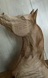 مجسمه و تابلو منبت‌کاری چوبی