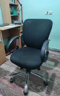 صندلی اداری - مطالعه