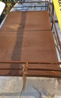 تخت فلزی ورق اهنی نو پایه تخت قوطی چهار در چهار