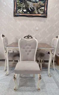 میز ناهار خوری ۴ نفره در حد نو