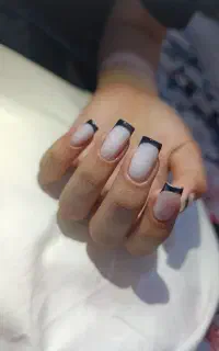 ناخن‌کاری، کاشت، لمینت، ژلیش و طراحی ناخن