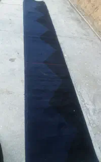 یه عدد کناره فرش